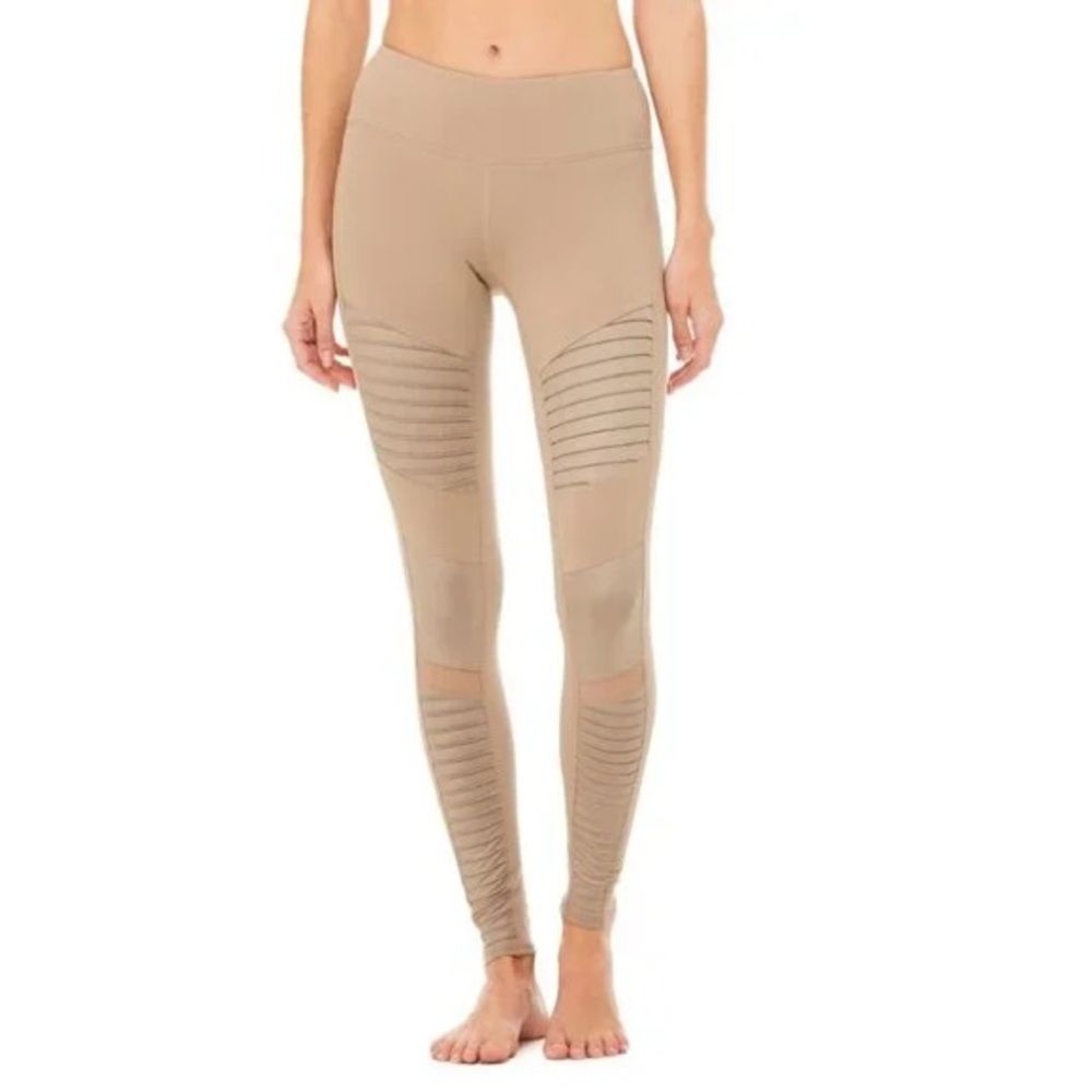 Alo Yoga Moto Leggings in Sand